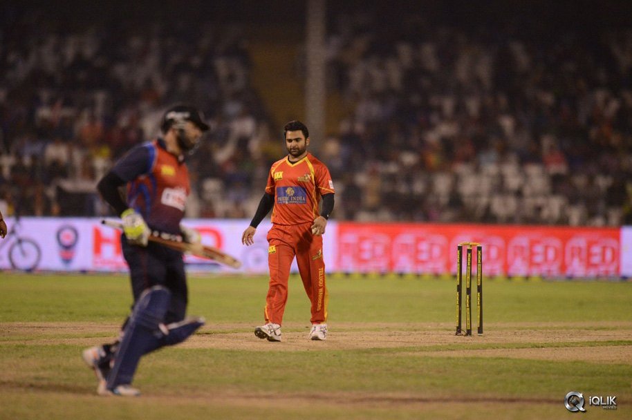 CCL-5-Telugu-Warriors-vs-Bengal-Tigers-Match-Photos